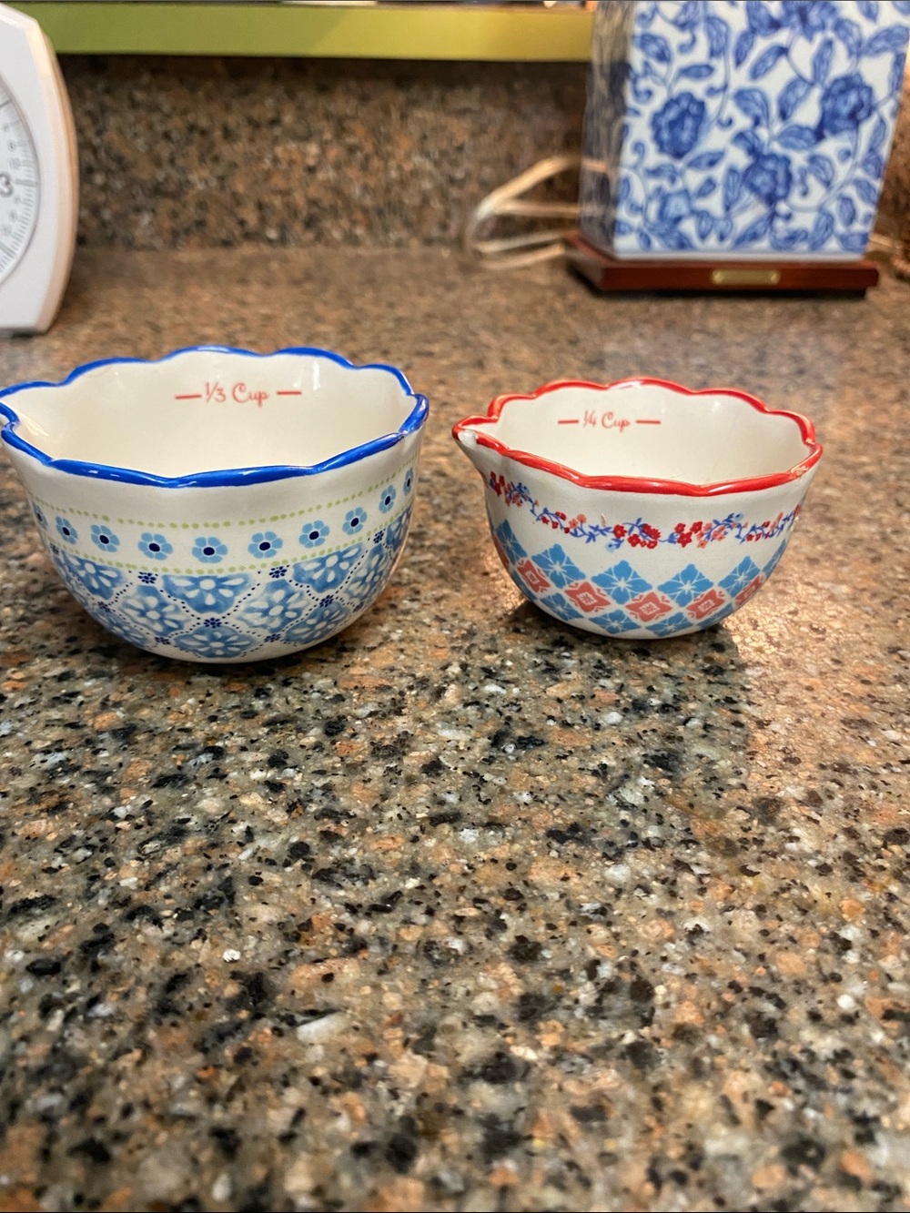 The Pioneer Woman Blue & Red Scalloped Ceramic Measuring Bowl Set